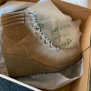 Merrell wedge boots_ New with tags size 9